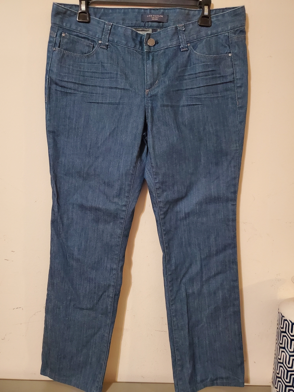 Ann Taylor Modern Straight Jeans 10P  Medium Blue Wash Stretch